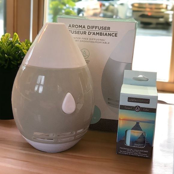 NIB Essential Oil Aroma Diffuser with 1 Aroma Oil Battery Operated - Picture 1 of 5